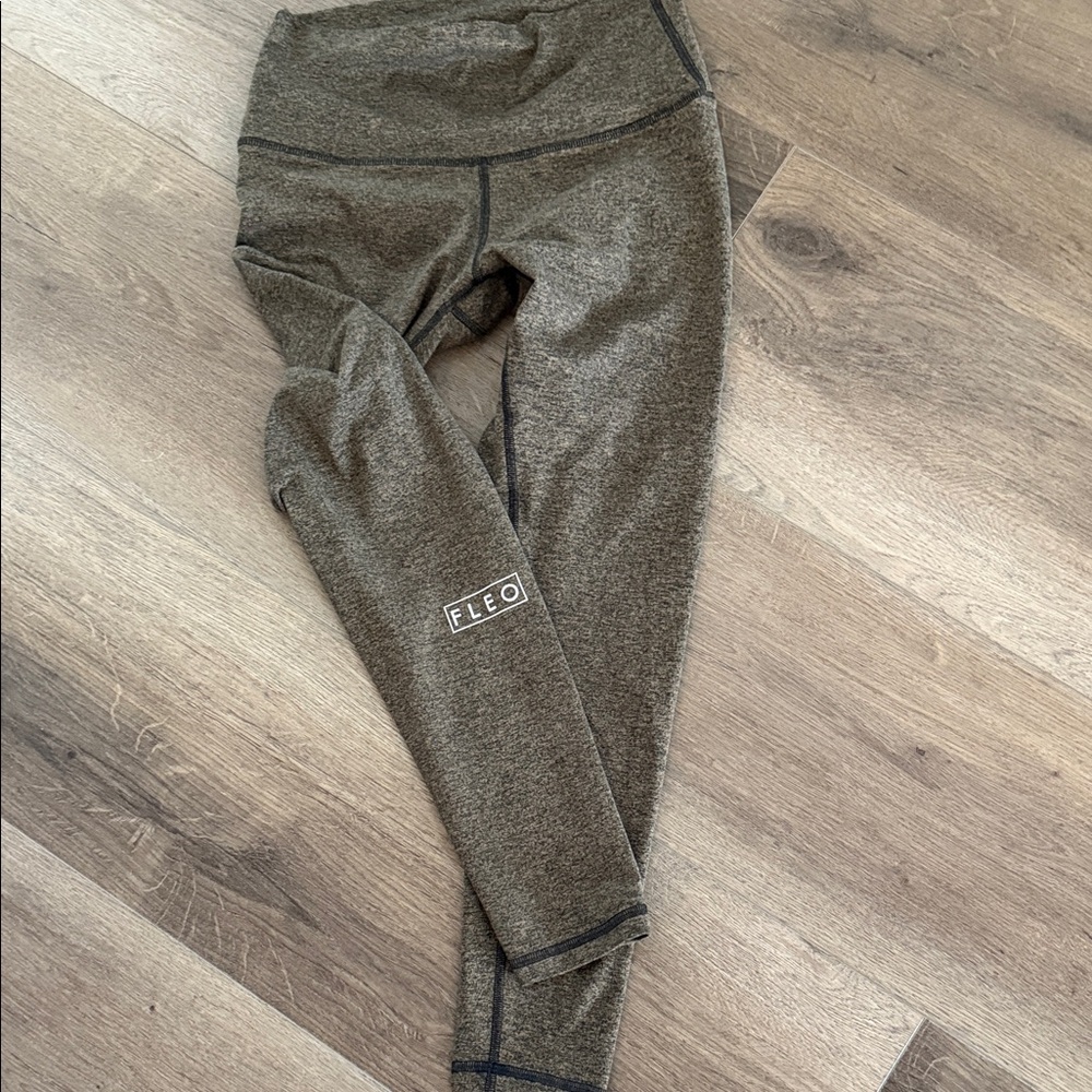 Fleo Women’s Earthy Tone Leggings